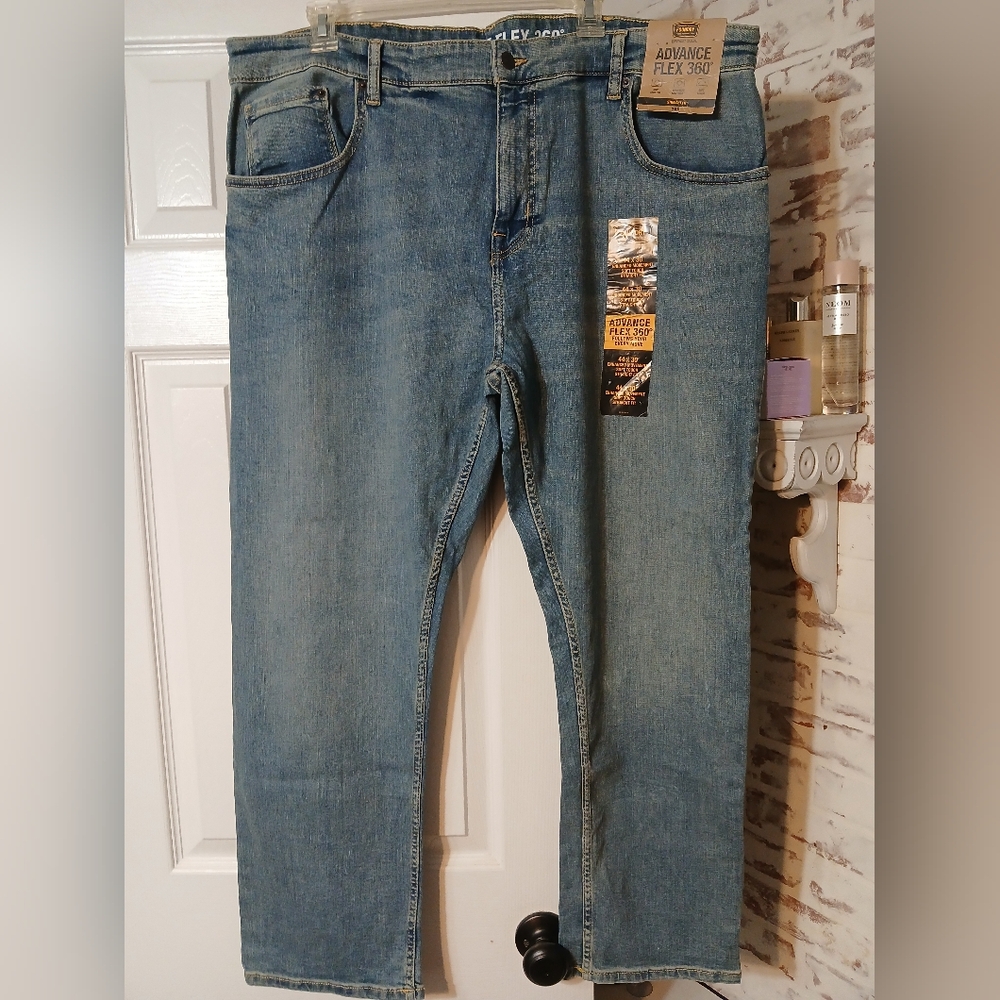 NWT Foundry Advance Flex Straight Jeans